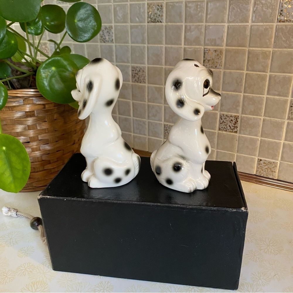 Vintage kitsch anthropomorphic Dalmatian puppy dog salt & pepper shakers - Picture 3 of 5